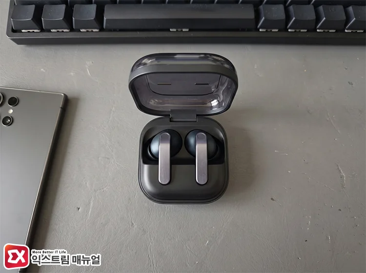 케이스를 닫았다 열어 페어링 모드 다시 켜기